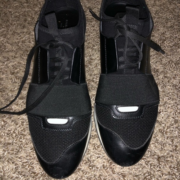 balenciaga race runner triple black